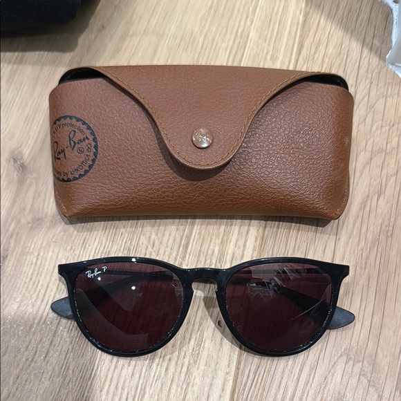 Polarized Ray-Ban Black Sunglasses with Brown Case - Picture 1 of 3